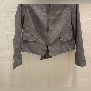 Beautiful Houndstooth short jacket with tie
